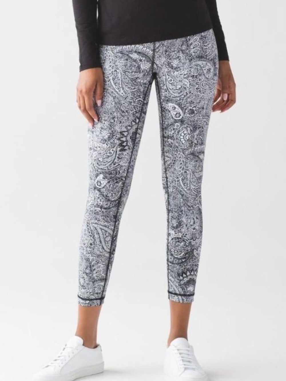 Lululemon wunder under paisley leggings